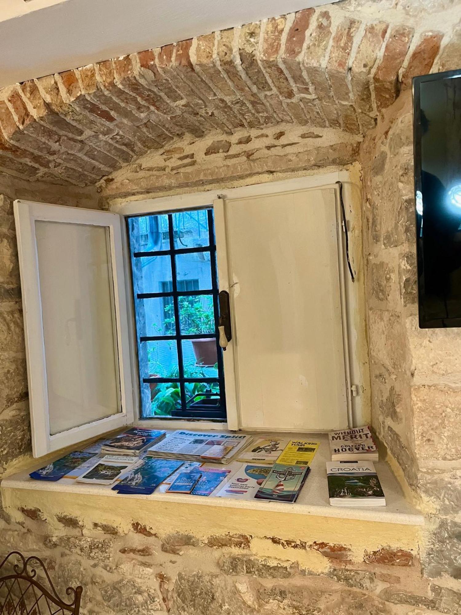 Apartment Venus Of The Palace - New Renovated Split Exterior foto