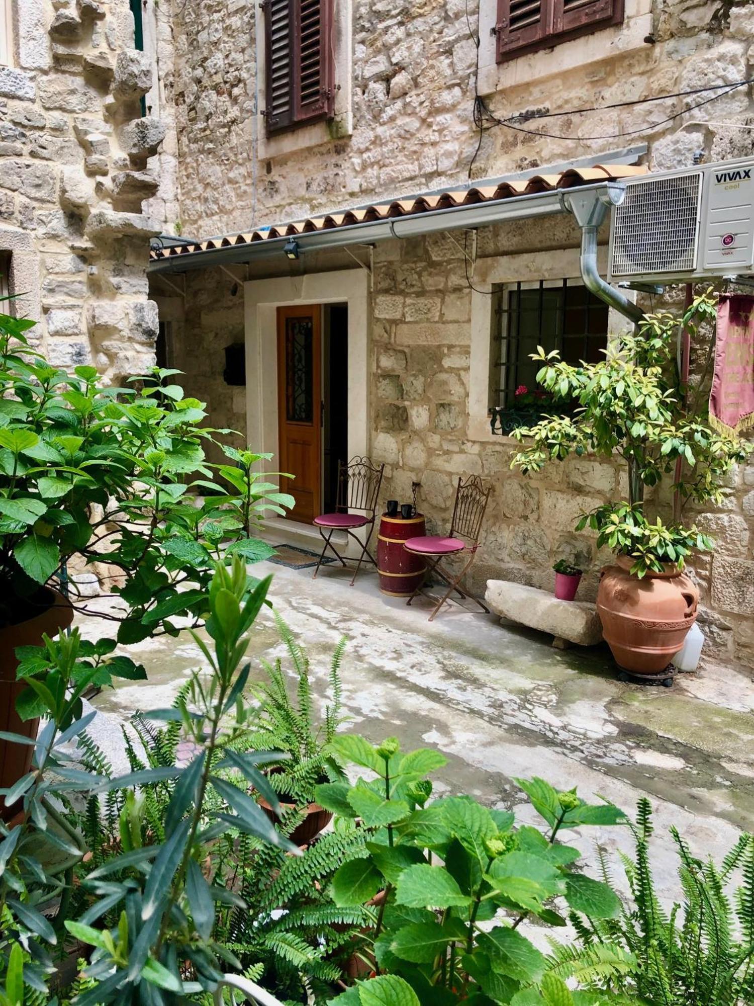 Apartment Venus Of The Palace - New Renovated Split Exterior foto